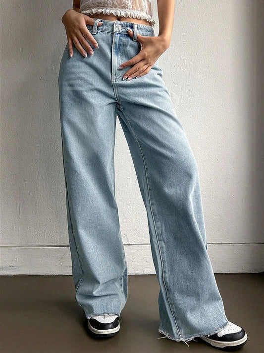 גינס עם רקמת פרפר